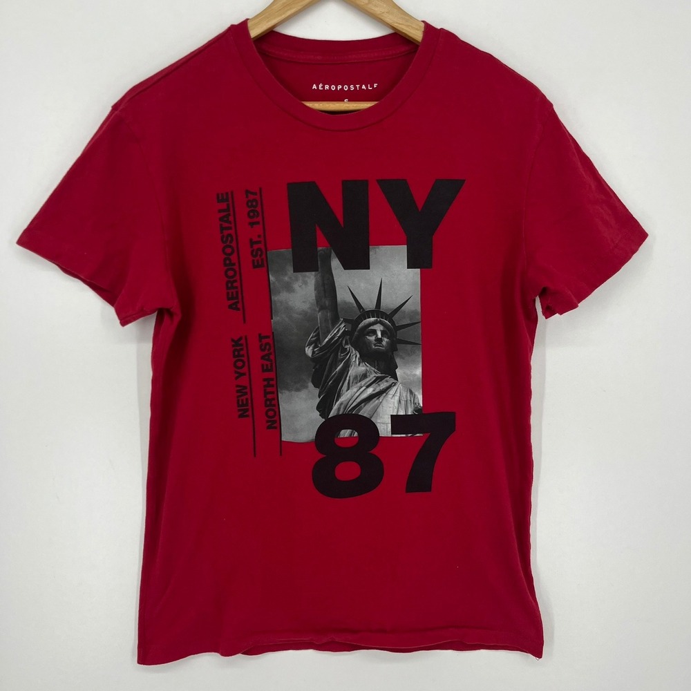 Aeropostale Mens Red Graphic T-Shirt Statue of Liberty NY 87 North East Small